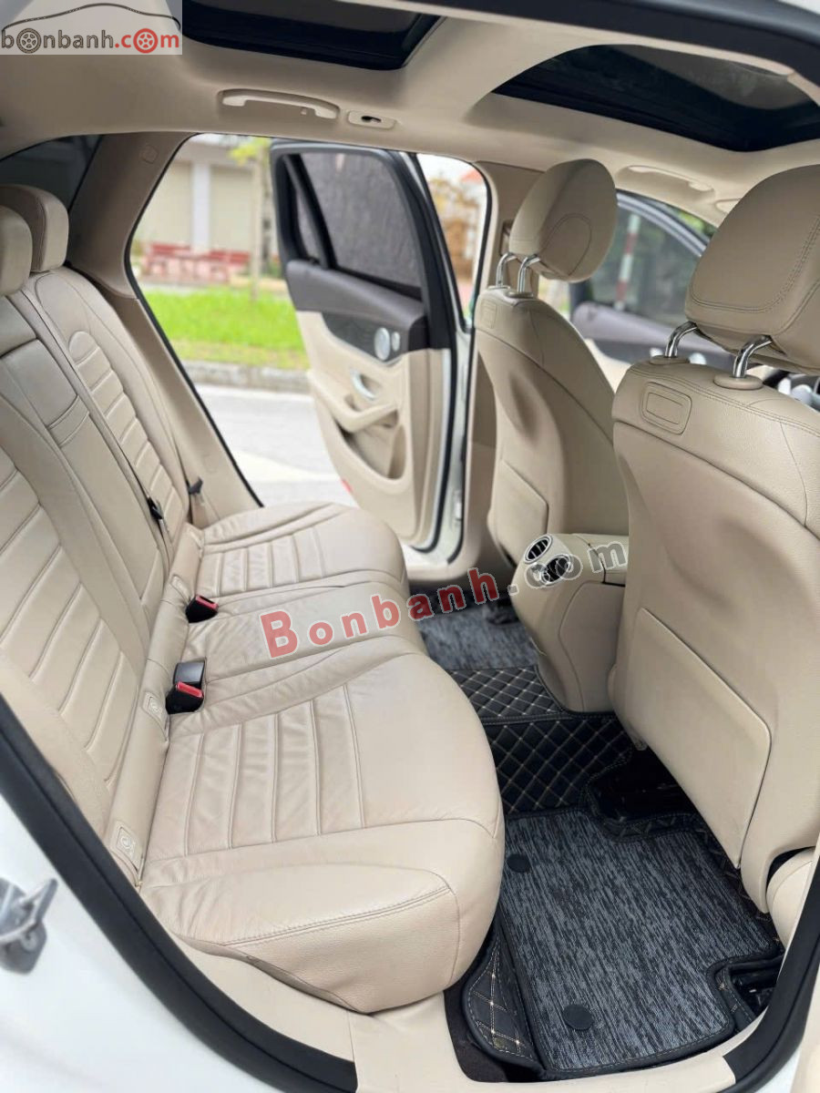 Xe Mercedes Benz GLC 300 4Matic 2019